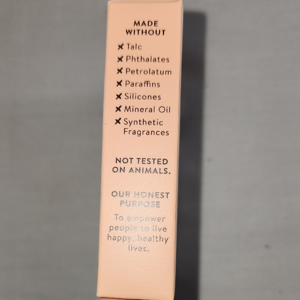 Flawless Brown Foundation for Natural Makeup Finish - Picture 4 of 8